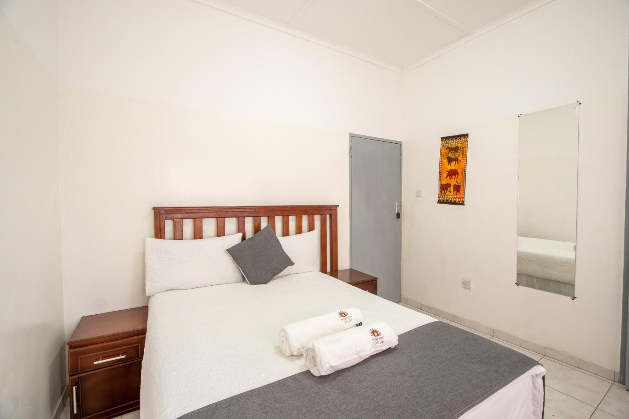 Wood Road Guest Lodge Водопад Виктория Экстерьер фото
