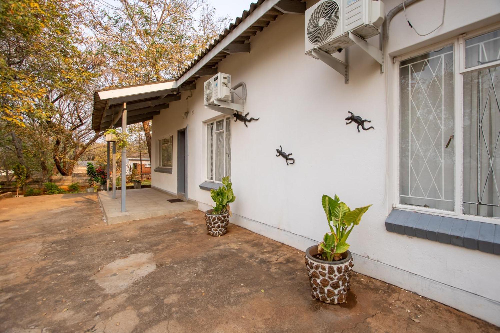 Wood Road Guest Lodge Водопад Виктория Экстерьер фото