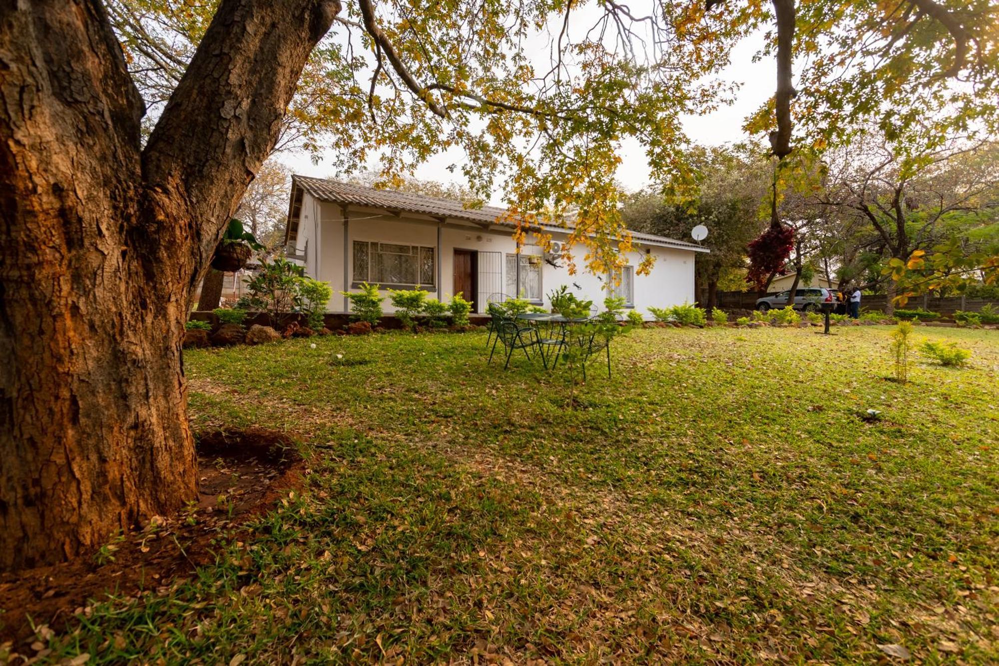 Wood Road Guest Lodge Водопад Виктория Экстерьер фото