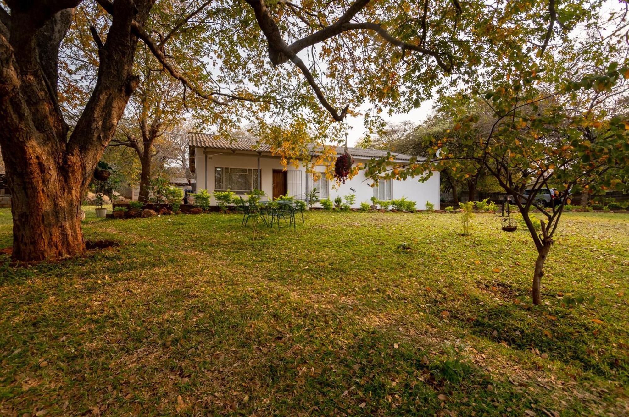 Wood Road Guest Lodge Водопад Виктория Экстерьер фото
