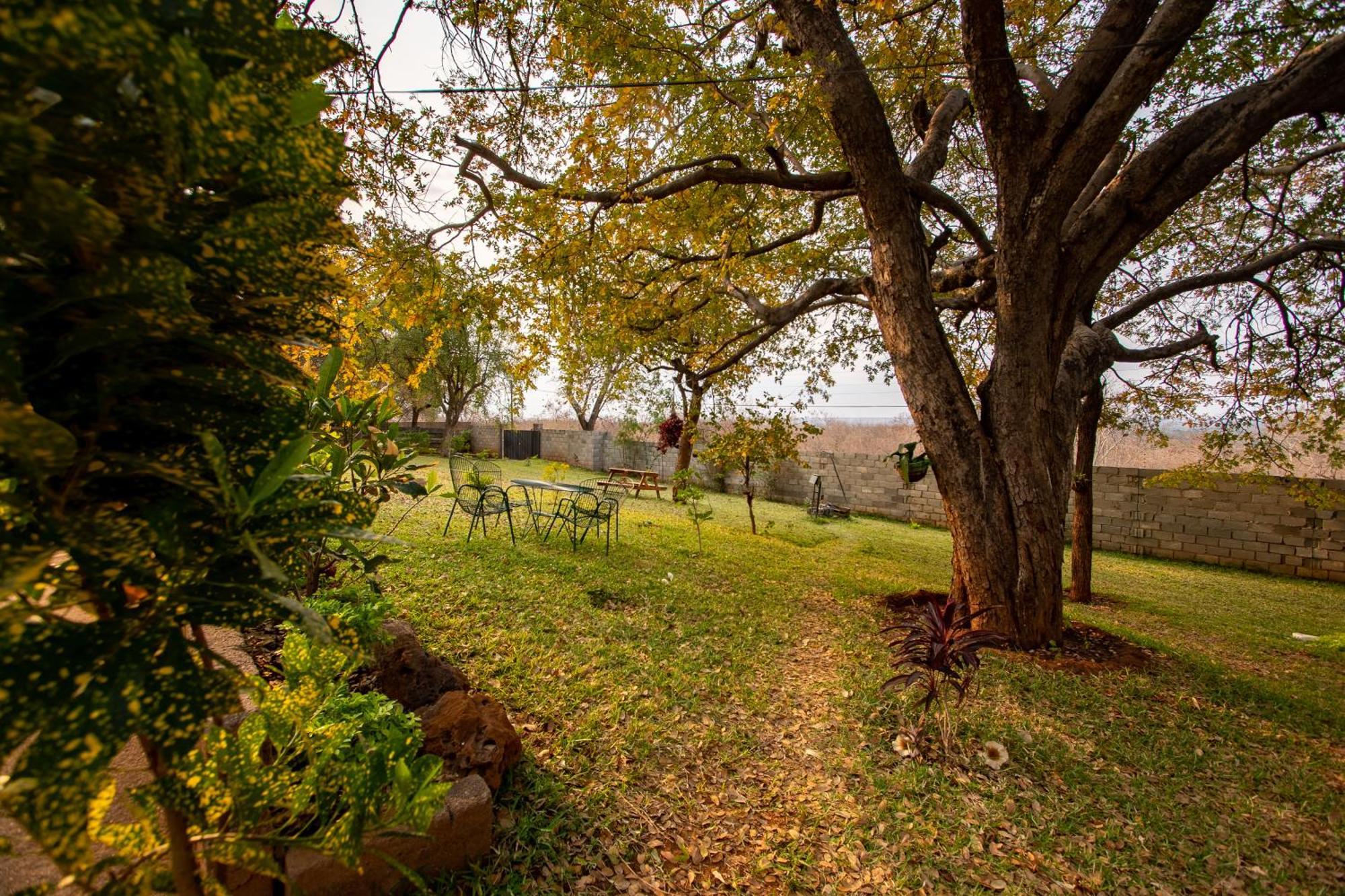 Wood Road Guest Lodge Водопад Виктория Экстерьер фото